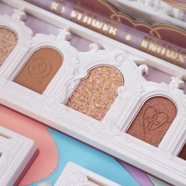 Unicorn Princess Shimmering Glitter EyeShadow Makeup